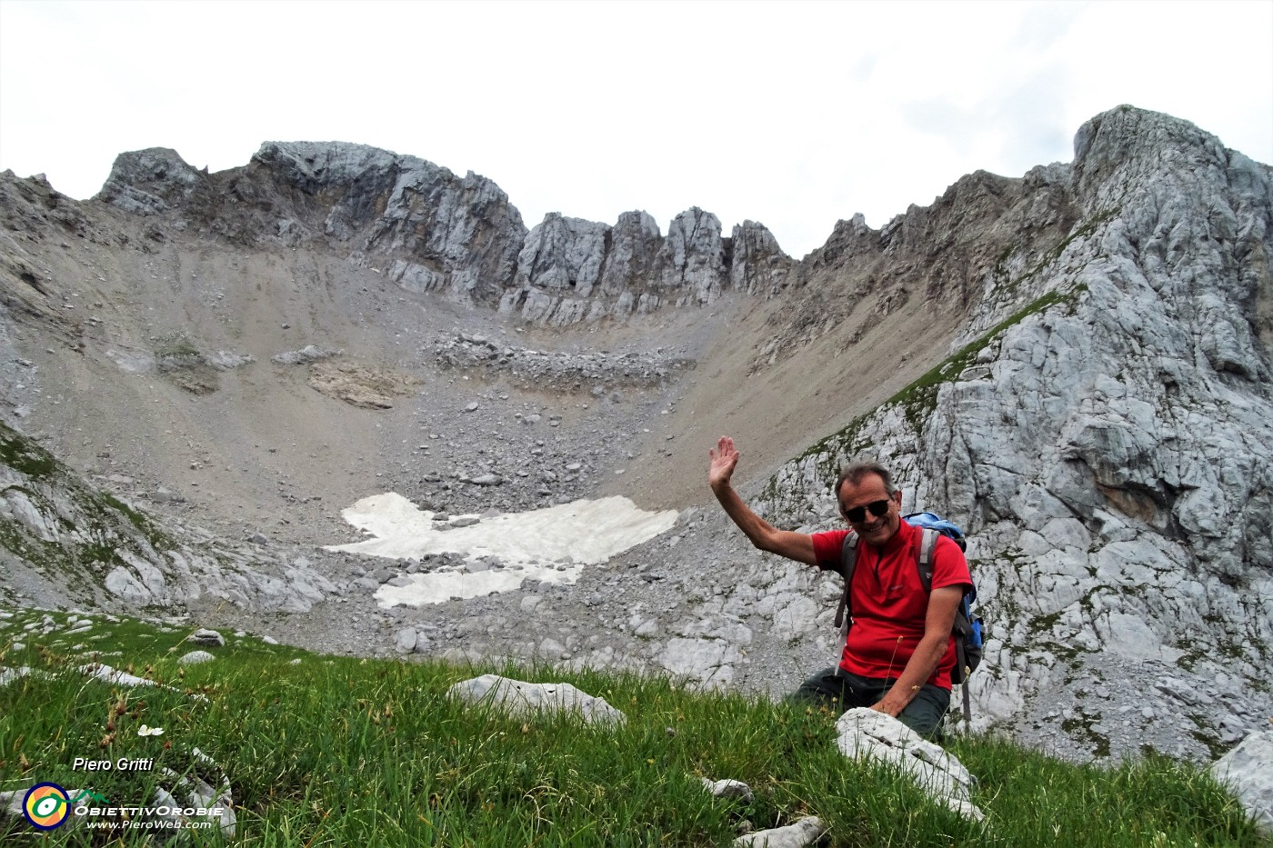 54 Ghiaioni e pareti rocciose versante nord Arera.JPG